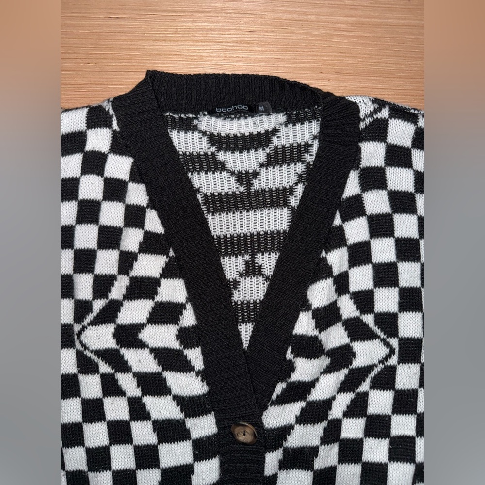 Boohoo Black and White Checkered Cardigan Sweater - Picture 3 of 4